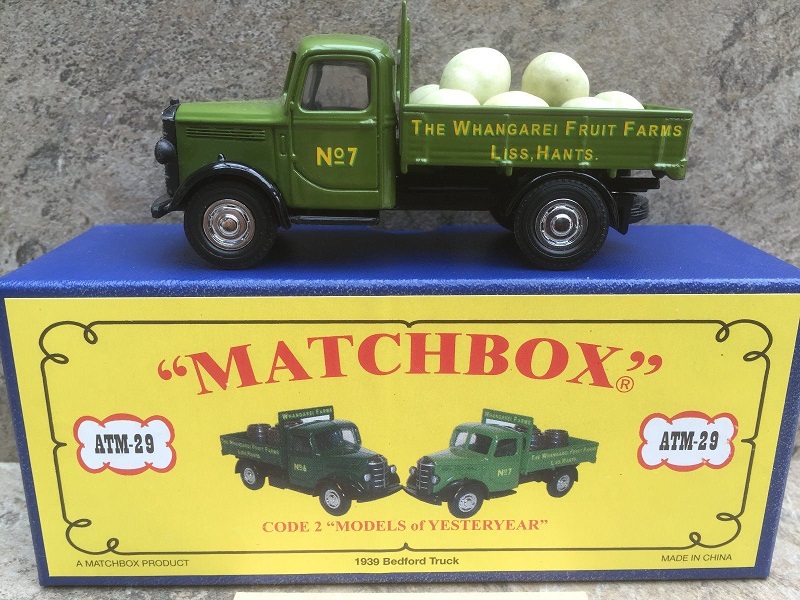 ATM29 1939 Bedford Truck green No. 7 load of melons.JPG