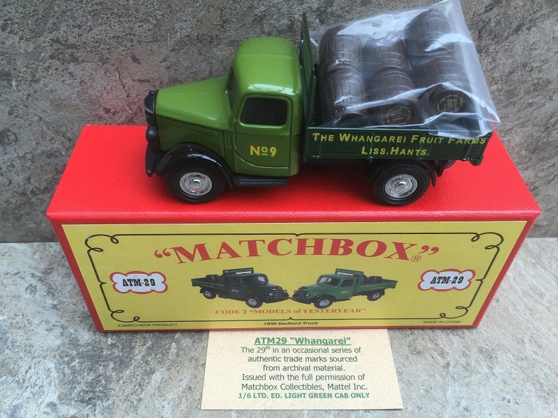 ATM29 1939 Bedford Truck  green No.9 load of barrels.JPG