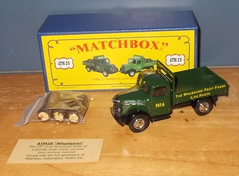 ATM29 1939  Bedford Truck green No.6 load of  barrels 1of14.jpg