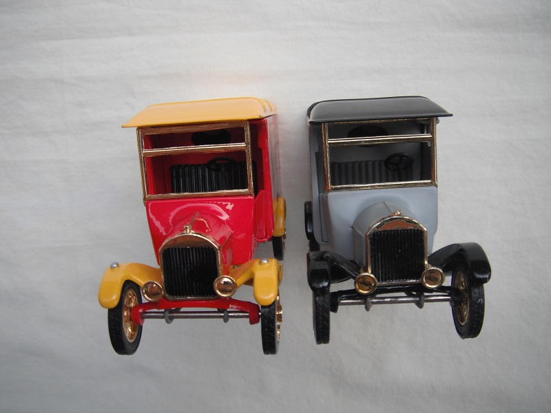 ATM26 1926 Ford 'TT' Van 'Michelin' seat variations pic#1.jpg