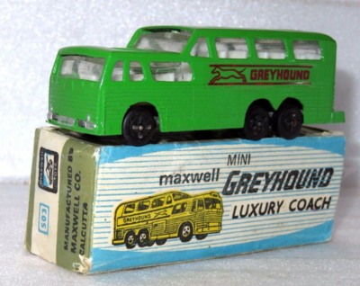 Greyhound_Bus_Model_Buses_083cc5b1-0605-40d3-8f01-a05b145fa530.png