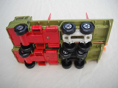 K13B Building Transporter olive with red base variations pic#4.jpg