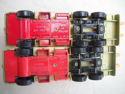 K13B Building Transporter red or dark red base variations pic#1.jpg