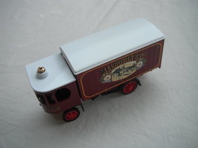 6. Garrett Steam Wagon/burgundy cab &amp; body/white roof/red chassis/red base/YY048/SA/China/dk.red Y spoke wheels.