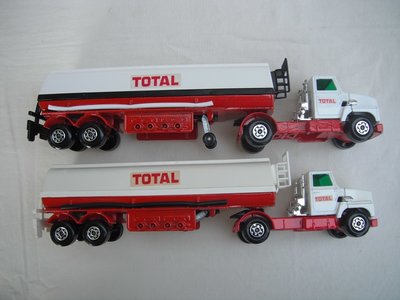 K16B Petrol Tanker &quot;Total&quot; White or black tank stripe