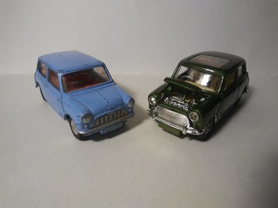 Corgi Mini Bookends 2 800x600.jpg