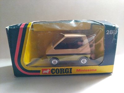 Corgi Minissima In Box 800x600.jpg