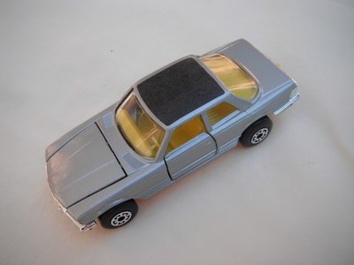 13.Silver body/K61/K48 Superkings sil base/5 arch whls/clear windows/lt.yellow int/clear headlights/full roof label/(1).