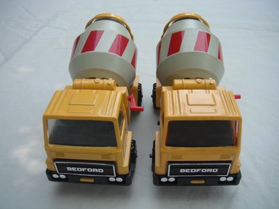 K26B Cement Truck red stripes clear or amber windows