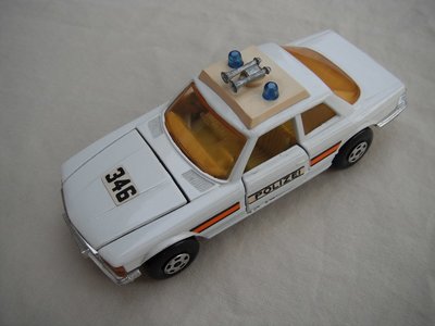 9. Wht body/Speedkings K48 sil base/5SW/amber windows/lt.yel int/blu dome lts/(3)Polizei.