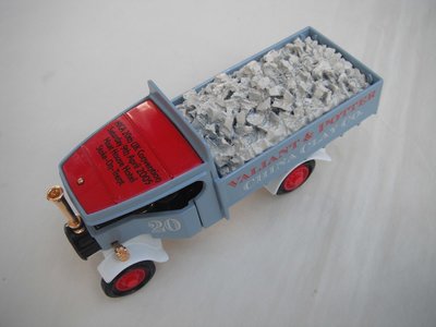 1922 Foden Steam Lorry 'Valiant &amp; Potter' (gray body/red roof/black print/white base/red hubs) 1 of 65.