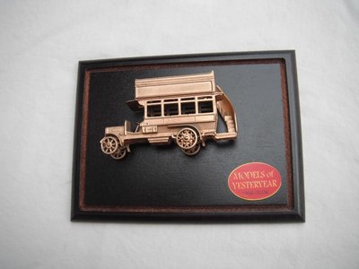 Code 2 2006 50th Ann. MOY First Series repainted gold Y2-1 1911 'B' Type London Bus pic#2a.jpg