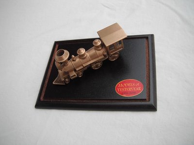 Y13-1 1862 American &quot;General&quot; Class Locomotive repainted in gold 1 of 12.