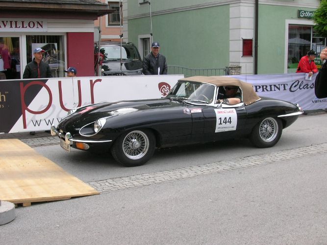 Jaguar E-Type ....JPG