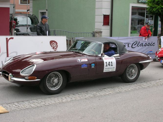 Jaguar E-Type.JPG