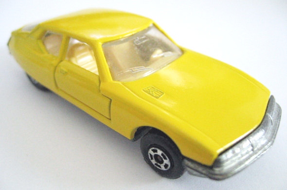 LS51b-f11a...Citroen SM in Lemon, Brazil.jpg