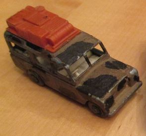 (c) Land Rover