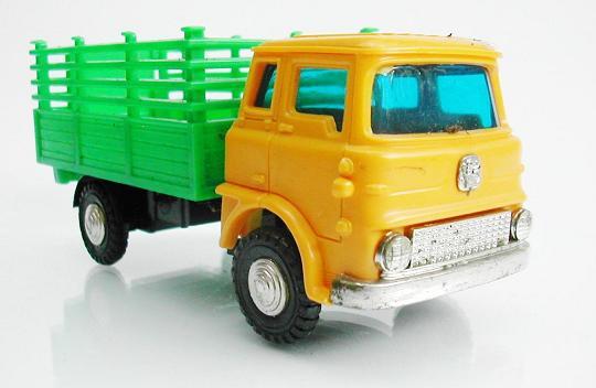 A Dinky Toys Bedford 'TK' cab.JPG