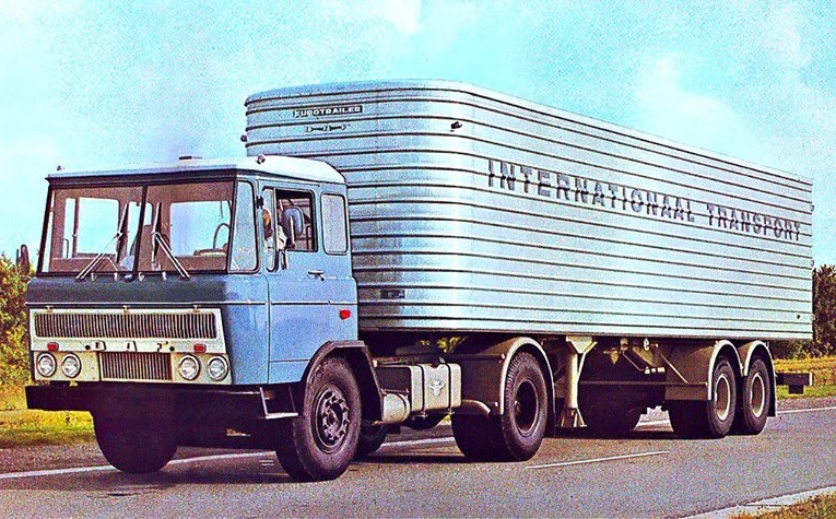 DAF 2600 box trailer small.jpg