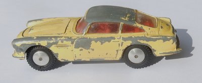 Aston_Martin_DB4_Vorher.JPG (656.61 KiB) Viewed 9333 times (c) Malibu