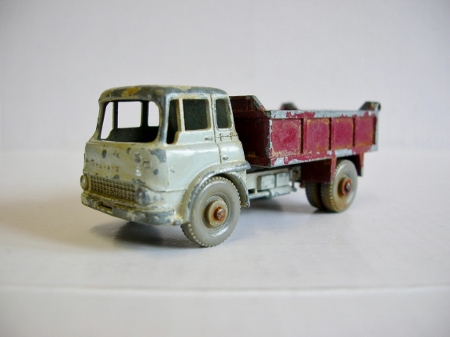 3b Bedford Tipper  - Code  11  (450x337).jpg