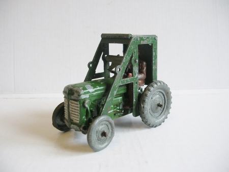 Massey Tractor Shovel (450x337).jpg